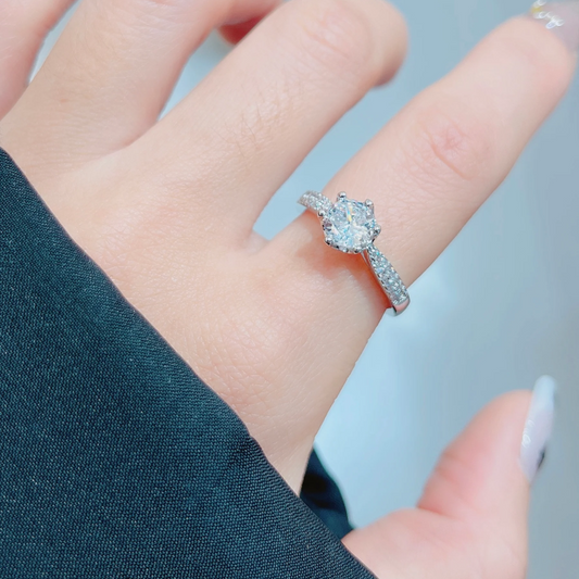 Elegant Crystal Silver Ring
